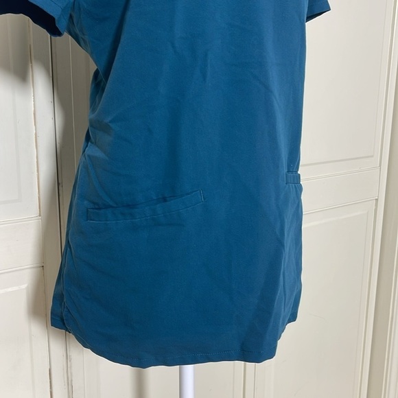 Figs Womens Casma Three-Pocket Teal Scrub Top Sz XS Technical Comfort Medical - Picture 3 of 11